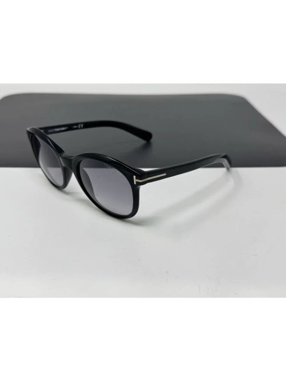 Tom Ford Riley TF 298 / FT0298 51mm Black Sunglasses Scratches On Lenses